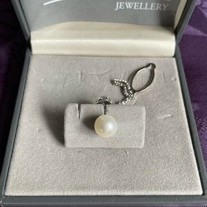 Vintage Classic Pearl Tie Pin